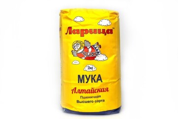 Ларица Мука пшеничная в/с 2кг Россия