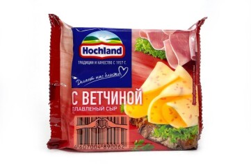 Хохланд Сыр ломтевой 45% 150г Россия (ветчиной)